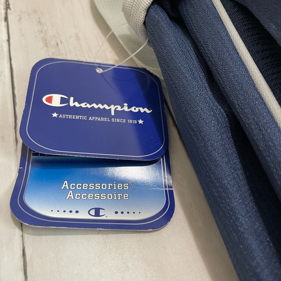 Champion Large Insulated Shoulder Bag - Picture 3 of 9